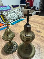 OSMANLI DÖNEMİ RUM İŞİ HAÇLI BUHURDANLIK OSMANI DÖNEMİ SÜLEYMANİYE İŞİ HIRİSTİYAN RUM HAÇLI PİRİNÇ BUHURDANLIK YÜKSEKLİK:19,5 CM O DEÖNEMİ İZLERİ DURUYOR MAKEDONYA ÜSKÜPTEN ALINDI