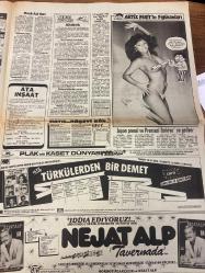 TAN GAZETESİ DOĞUM GÜNÜ HEDİYESİ - 19 MAYIS 1986 - TAM TAKIM 8 SAYFADIR -Turgut Özal-Tunçelli Fındık Dede-Nurettin Soydan-Mehtap-Maria-Nevin-Çapkın Akgül-Bülent Ecevit-Rahşan Ecevit-Ajda Pekkan-Nihat Erim-Nurettin Akçakaya-Bülent Gürkan-Tuncel Fikri Kadir Artiz Ferit-Nejat Alp-Sibel Can-Mazide-Gönül Hanım-Seher Şeniz-Hakkı Yalçın-Asım Ünlü-Kemal Türk-Fikret Fikri Ünal-Hülya Aşan-Erşan Öner Gökhan-Alex Walf-Rebecca Ann Anahorn-Serbülent Sultan-Ümran ve Baki Çallıoğlu-Günseli Noyan-Altdirek-Mehtap’ın yüzünden-Ramazan diye böyle kapandılar-Sadullah’a çok kızıyorum-Münih aşk hattı-Gün gençlerin-Gerçek demokrasi için anayasa değişmelidir-Bayram müjdesi-İsrafın böylesine de insaf-Artiz Ferit’in figüranları-Kartal Es-Es’i geçti-Cim Bom averaj peşinde-F.Bahçe Samsun’dan rövanşı alamadı-Kocanızla gerdek gecesi tanışmayın-Kendimi elletmem-Yavrular iyi para ediyor