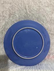 Dekoratif Mavi Seramik ve Kabartma Metal Tabak Vintage Çiçek Motifli Metal İşlemeli Tabak El İşçiliği Kabartma Metal Süsleme Tabağı 	•	Koleksiyonluk Dekoratif Seramik Tabak Çapı 26 cm