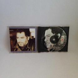 CD Ahmet Kaya dosta düşmana karşı albümü. Raks 1998 sarı bandrollü dönem baskı albümü. Orijinal. Sorunsuz çalışıyor.