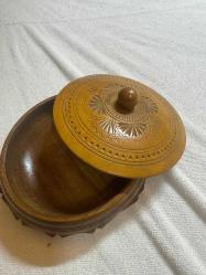 Antika Makedonya yapımı Ahşa el işlemeli ikramlık şekerlik  çapı 16 cm. yüksekliği 8 cm