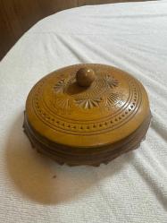Antika Makedonya yapımı Ahşa el işlemeli ikramlık şekerlik  çapı 16 cm. yüksekliği 8 cm
