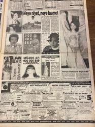 TAN GAZETESİ DOĞUM GÜNÜ HEDİYESİ - 26 EYLÜL 1993 - TAM TAKIM 6 SAYFADIR -Caroline-Chiller-Tansu Çiller-Monaco Prensesi Caroline-Yeşim-Boris Yeltsin-Seyyal Taner-Aslıhan Öncü-Yüksel Akman-Pervin Tekgül-Neslihan Sözer-Ejder Hoca-Halis An-Tuğra Ajans-Orhan Abi-Müjde Ar-Ceylan-Rıdvan Selçuk-Turgut Özal-Mesut Yılmaz-Abdullah Şahin-Prenses Diana-Elmond-Yavuz Karakaş-Yavuz Özkan-Atilla İlhan-Van Damme-Margirin Bilgen-Mehmet Çeliktuğ Caroline, Çiller’e MAC teklif etti-Amele Dolarını, renkli fotokopi ile bastılar-Yeşim, şortunda mahsur kaldı-Boris Yeltsin’in çelik yeleği tam 30 kilo çekiyor-Seyyal, liselilere bile taş çıkartıyor-Aslıhan sırsıklam-Yeltsin, 30 kiloluk yelekle korunuyor-Kadının karakterini yüzünden okuyun-Dikilmiş Rahibe-Evlenmek istiyorum-Pembe Düşler-Buyrun TGRT sinemasına-Tam 46. bölüm oldu-Her gün 16 şarkıcı dinlemekten bıktık-Neye niyet neye kısmet-Özal, Atatürk’e özeniyor-Bağ-Kur’luya Ocak’ta maaş verilemeyecek-İnönü’den aynı nakarat-10 talihliye bedava ehliyet-İki şanslı kü