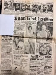 TAN GAZETESİ DOĞUM GÜNÜ HEDİYESİ - 14 EKİM 1993 -TAM TAKIM 12 SAYFADIR -Hüseyin Baykalı-Enver Paşa-Orhan Doruk-Papin-Silvie-Mahsun Kırmızıgül-Tarık Tarcan-Şebnem Dönmez-Güner Ümit-Kenan Ergin-Raquel Welch-Haldun Sevel-Pervin Tekgül-Neslihan Sezer-Ejder Hoca-Halis Arı-Alev Abla-Kemal Sunal-Ferik Simavi-Korcan Karar-Selim Altuntemiz-Orhan Yalınkaya-Bütçe Plan Komisyonu-Meclis-Yazıcıoğlu-Enver Paşa gibiyim-Kanı Sırp vampirleri-Kadehi kadehe vur dostum-Papi duygusal yönden çok güçlü erkektir-Yalancı memeler ölümü engelliyor-Zayıflamak için MALT birebir-Manken kızlar Alfa-Romeo’yu fena kıskandı-Böyle güzellik olmaz olsun-Soyundu okullu oldu-Kızlarını yemeğe götürdü-Günümüzün erkek tipi 10’a ayrılıyor-Bunlarla denize ve yatağa girilir-Ayrılık hiçbir zaman dünyanın sonu değil-Gülmeye hazır mısınız-Cümbüş-Sosyete Polisi-Düş ve gerçek iç içe-Barışnikov dans ediyor-Kahkaha fırtınası-Herkes Mahsun’un peşinde-Yalancı memeler ölümü engelliyor-Ajda’ya klozet kapağı-Esin’in havasından geçilmiyor-Yeni