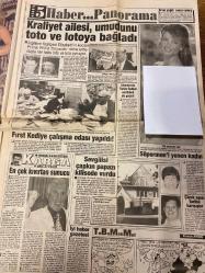 TAN GAZETESİ DOĞUM GÜNÜ HEDİYESİ - 14 EKİM 1993 -TAM TAKIM 12 SAYFADIR -Hüseyin Baykalı-Enver Paşa-Orhan Doruk-Papin-Silvie-Mahsun Kırmızıgül-Tarık Tarcan-Şebnem Dönmez-Güner Ümit-Kenan Ergin-Raquel Welch-Haldun Sevel-Pervin Tekgül-Neslihan Sezer-Ejder Hoca-Halis Arı-Alev Abla-Kemal Sunal-Ferik Simavi-Korcan Karar-Selim Altuntemiz-Orhan Yalınkaya-Bütçe Plan Komisyonu-Meclis-Yazıcıoğlu-Enver Paşa gibiyim-Kanı Sırp vampirleri-Kadehi kadehe vur dostum-Papi duygusal yönden çok güçlü erkektir-Yalancı memeler ölümü engelliyor-Zayıflamak için MALT birebir-Manken kızlar Alfa-Romeo’yu fena kıskandı-Böyle güzellik olmaz olsun-Soyundu okullu oldu-Kızlarını yemeğe götürdü-Günümüzün erkek tipi 10’a ayrılıyor-Bunlarla denize ve yatağa girilir-Ayrılık hiçbir zaman dünyanın sonu değil-Gülmeye hazır mısınız-Cümbüş-Sosyete Polisi-Düş ve gerçek iç içe-Barışnikov dans ediyor-Kahkaha fırtınası-Herkes Mahsun’un peşinde-Yalancı memeler ölümü engelliyor-Ajda’ya klozet kapağı-Esin’in havasından geçilmiyor-Yeni