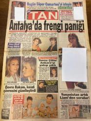 TAN GAZETESİ DOĞUM GÜNÜ HEDİYESİ - 16 EKİM 1993 - TAM TAKIM 12 SAYFADIR -Ramazan Özlü-Tem Polat-Tansu Çiller-Rıza Akçalı-Naciye Hakkıoğlu-Rıza Ayhan-Jean Yule-Liani-Pervin Tekgül-Nezihan Sazer-Ohan Tuncer-Fatih Abadiah-Ejder Hoca-Halis Arı-Hatice Abla Feyyaz-Güven Kurtar-Saffet-Medyum Memiş-Nil Ünal-İpek Pınar-Şehri Dilovan-Demet Akalın-Yasemin Özge-Richard Powell-Hülya Avşar-Enis Ay Yıldız-Naomi Watts-Cicako-Kıra Knightley-Burt Reynolds-Junior Spiering-Müslüm Gürses-Hülya Avşar-Seyyal Taner-Lale Mansur-Fikret Kuşkan Antalya’da frengi paniği-Çevre Bakanı kendi çevresini güzelleştirdi-Bu kaçıncı pot-Tansu Çiller Ankara’yı yakıp yıktı-Yunanistan artık Liani’den sorulur-Meğer Türkiye’de erkek dilediği kadar evlenirmiş-Maltepe evlendirme dairesi-İstanbul Pendik evlendirme dairesi-Kadıköy evlendirme dairesi-Burası da Üsküdar-Dikilmiş Rahibe-F.Bahçe yarını bekliyor-A.Sami Yen’de yüksek tansiyon-Azgın leydi sevişmek için hapishaneyi deldi-Eli maşalı ana kaplan kesildi-Hülya Avşar ne yapmak is
