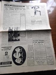 Cumhuriyet Gazetesi - 28 Ocak 1964 - Başbakan İsmet İnönü Kıbrıs konusunda Vaziyet çıkmaza giriyor dedi - İsmet İnönü Dün Genelkurmay'da yapılan toplantıdan çıkarken fotoğraf - NATO başkumandanı Bugün uçakla Ankara'ya geliyor - Ulaştırma Bakanı Ferit Alp İskender dünkü basın toplantısında fotoğraf - İngiltere Kıbrıs'ta barışın korunması için  Amerika'dan yardım talep etti - Rum gazeteleri Kıbrıs'a Rusya'yı davet ediyorlar - Türk İş büyük Kongresi dün Bursa'da çalışmalarına başladı - Fransa komünist Çin'i resmen tanıdı - Bu rakamları ezberleyiniz yazan İlhan Selçuk - girizgahlar yazan Burhan Felek - Kafka'nın bir hikayesi Rusya'da yayınlandı - Beyrutta Twist evlere yayıldı - Telefunken - Avrupa karmasına seçilen Suat Mamat antrenmanda Fotoğrafı - Futbol Federasyonu Başkanı Orhan Şeref Apak dedi ki - İmam Hatip okulu güreşte İstanbul şampiyonu oldu - Innsbruck'ta Avusturya bayrağı yarıya indirildi - IX kış olimpiyatı - Spor toto'da bu hafta - 684 dakika gol yemeyen Da pozzo mağlup oldu