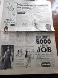 Cumhuriyet Gazetesi - 28 Ocak 1964 - Başbakan İsmet İnönü Kıbrıs konusunda Vaziyet çıkmaza giriyor dedi - İsmet İnönü Dün Genelkurmay'da yapılan toplantıdan çıkarken fotoğraf - NATO başkumandanı Bugün uçakla Ankara'ya geliyor - Ulaştırma Bakanı Ferit Alp İskender dünkü basın toplantısında fotoğraf - İngiltere Kıbrıs'ta barışın korunması için  Amerika'dan yardım talep etti - Rum gazeteleri Kıbrıs'a Rusya'yı davet ediyorlar - Türk İş büyük Kongresi dün Bursa'da çalışmalarına başladı - Fransa komünist Çin'i resmen tanıdı - Bu rakamları ezberleyiniz yazan İlhan Selçuk - girizgahlar yazan Burhan Felek - Kafka'nın bir hikayesi Rusya'da yayınlandı - Beyrutta Twist evlere yayıldı - Telefunken - Avrupa karmasına seçilen Suat Mamat antrenmanda Fotoğrafı - Futbol Federasyonu Başkanı Orhan Şeref Apak dedi ki - İmam Hatip okulu güreşte İstanbul şampiyonu oldu - Innsbruck'ta Avusturya bayrağı yarıya indirildi - IX kış olimpiyatı - Spor toto'da bu hafta - 684 dakika gol yemeyen Da pozzo mağlup oldu