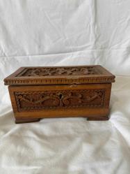 Ahşap Sandık Dekoratif Ahşap Ceviz Oyma Anahtarlı