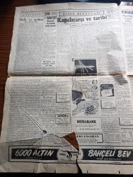 Cumhuriyet Gazetesi - 28 Kasım 1954 - Bu ders pek acı oldu yazan Nadir Nadi Başmakale - kapalıçarşıyı elektrik kontağı yaktı - Kapalıçarşı'da 3000 dükkandan 2.000'i yandı zarar 300 milyon lira - umumi sigorta yekünu 14 milyon lira - 10.000 esnaf ve 100.000 işçi işsiz kaldı - tarihi kapalıçarşı'nın dünkü acıklı manzarası fotoğraf - yanan Kapalıçarşı'da dün neler gördük -  Celal Bayar İstanbul'a geliyor - kapalıçarşı'nın yanan ve yanmayan kısımlarını gösterir kroki - yangının çıktığı yorgancı dükkanı fotoğraf - Voroş Lobogo dün Fenerbahçe'yi 3-1 yendi fotoğraf - Kapalıçarşı yangını hakkında yabancı radyoların neşriyatı - Kapalıçarşı ve Tarihi yazan Haluk Yusuf Şehsuvaroğlu - Ceyhan eski kuvayi milliye mücahitlerinin başvekil Adnan Menderes'e telgrafı - Beşiktaş bugün Vefa ile karşılaşıyor - İstanbulspor Beykozla berabere kaldı - Aşk yaraları filmi Sümer sinemasında - Münir Nurettin Selçuk konseri Saray sinemasında - Zoraki Diplomat yazan Yakup Kadri Karaosmanoğlu Yazı Dizisi