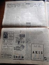 Cumhuriyet Gazetesi - 28 Kasım 1954 - Bu ders pek acı oldu yazan Nadir Nadi Başmakale - kapalıçarşıyı elektrik kontağı yaktı - Kapalıçarşı'da 3000 dükkandan 2.000'i yandı zarar 300 milyon lira - umumi sigorta yekünu 14 milyon lira - 10.000 esnaf ve 100.000 işçi işsiz kaldı - tarihi kapalıçarşı'nın dünkü acıklı manzarası fotoğraf - yanan Kapalıçarşı'da dün neler gördük -  Celal Bayar İstanbul'a geliyor - kapalıçarşı'nın yanan ve yanmayan kısımlarını gösterir kroki - yangının çıktığı yorgancı dükkanı fotoğraf - Voroş Lobogo dün Fenerbahçe'yi 3-1 yendi fotoğraf - Kapalıçarşı yangını hakkında yabancı radyoların neşriyatı - Kapalıçarşı ve Tarihi yazan Haluk Yusuf Şehsuvaroğlu - Ceyhan eski kuvayi milliye mücahitlerinin başvekil Adnan Menderes'e telgrafı - Beşiktaş bugün Vefa ile karşılaşıyor - İstanbulspor Beykozla berabere kaldı - Aşk yaraları filmi Sümer sinemasında - Münir Nurettin Selçuk konseri Saray sinemasında - Zoraki Diplomat yazan Yakup Kadri Karaosmanoğlu Yazı Dizisi