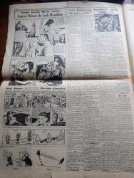 Cumhuriyet Gazetesi - 28 Kasım 1954 - Bu ders pek acı oldu yazan Nadir Nadi Başmakale - kapalıçarşıyı elektrik kontağı yaktı - Kapalıçarşı'da 3000 dükkandan 2.000'i yandı zarar 300 milyon lira - umumi sigorta yekünu 14 milyon lira - 10.000 esnaf ve 100.000 işçi işsiz kaldı - tarihi kapalıçarşı'nın dünkü acıklı manzarası fotoğraf - yanan Kapalıçarşı'da dün neler gördük -  Celal Bayar İstanbul'a geliyor - kapalıçarşı'nın yanan ve yanmayan kısımlarını gösterir kroki - yangının çıktığı yorgancı dükkanı fotoğraf - Voroş Lobogo dün Fenerbahçe'yi 3-1 yendi fotoğraf - Kapalıçarşı yangını hakkında yabancı radyoların neşriyatı - Kapalıçarşı ve Tarihi yazan Haluk Yusuf Şehsuvaroğlu - Ceyhan eski kuvayi milliye mücahitlerinin başvekil Adnan Menderes'e telgrafı - Beşiktaş bugün Vefa ile karşılaşıyor - İstanbulspor Beykozla berabere kaldı - Aşk yaraları filmi Sümer sinemasında - Münir Nurettin Selçuk konseri Saray sinemasında - Zoraki Diplomat yazan Yakup Kadri Karaosmanoğlu Yazı Dizisi