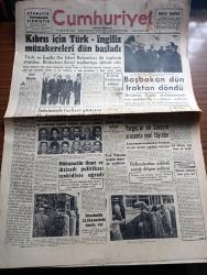 Cumhuriyet Gazetesi - 26 Ocak 1958 - gel dinle yazan Nadir Nadi Başmakale - Kıbrıs için Türk İngiliz müzakereleri tüm başladı - İstanbul'da faaliyet gösteren 25 komünist Tevkif edildi fotoğraf - Vatan Partisi kurucusu Doktor Hikmet kıvılcımlı ve arkadaşları adliyeye verildiler - Başbakan Adnan Menderes Dün Irak'tan döndü fotoğraf - Kıbrıslı Türklerin mitingi - Ordinaryus profesör doktor Cemil Topuzlu Bugün toprağa veriliyor - Cemil Topuzlu Yazan ordinaryüs profesör doktor Kazım İsmail Gürkan - Güney Amerika'da yeni karışıklık - haftanın şakaları yazan Burhan Felek - zihin sporları - İstanbul Ankara Radyosu Programı - İstanbul'da 24 saat sinema tiyatro programı - Fenerbahçe Vefa'yı yenerek şampiyonluk iddiasını sürdürdü - Can Bartu'nun plasesi galibiyet golü olurken fotoğraf - Galatasaray forveti Adalet müdafaası önünde - ve Allah hakemi yarattı Peter Kroner fotoğraf - Atatürk kır koşusu bugün Levent'te yapılıyor - 100.000 kişilik stadın proje müsabakası bitti -  İstanbul Hilton