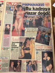 TAN GAZETESİ DOĞUM GÜNÜ HEDİYESİ - 23 NİSAN 1994 - TAM TAKIM 6 SAYFADIR -Nona-Gülben Ergen-Yıldo-Nilüfer-Çiğdem Ayazoğlu-Lami Çıtak-Leyla Somer-Songül Soyman-Asu­han-Kayahan-Perran Kutman-Semra Türel-Bülent Orhon­say-Nathalie-Serhat Gökmen-Hülya Mutlu-Yunus Türköz-Da­um-Saftig-Saffet-Özaydın-Aykut-Boliç-Pingel-Hayrettin-Murat Burhan-Hakan Burhan-Emine Burhan-Bülent Orhonsay-Kumrular Na­taşalara ağır darbe-Hüngür hüngür ağladı-Nona kocasını uyutup aşk yaparken basıldı-On balkon da arka balkon da çok tehlikeli-Sesim de fiziğim de güzel-Yatırıyor batırıyor-Yıldo espri yaptı Nil zatürre oldu-Krize meydan okudular-Ekranda çocuk bayramı-Bu kadroya nazar değdi-Çıplak türkücü olarak tanınmak istemiyorum-Songül Soyman kaportayı düzeltti piyasaya çıktı-Cesedinin yerini gösterdi-Fenerbahçe yenilmez armada-Daum Saftig karşı karşıya-Cift vuruş-Fenerbahçe başkanvekili kesin konuştu-Cim Bom’da Kubilay sendromu-Ganyan parasını yiyemediler-Fantezi aşkı renklendirir-İbadet gizli aşk aleni-Rusya’dan itha