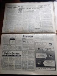Cumhuriyet Gazetesi - 14 Ekim 1960 - yassıada duruşması bu sabah 9.30'da - ilk duruşma Celal Bayar'ın sattığı köpek ile ilgili - 6 7 Eylül hadiseleri sorumlularının duruşmasına çarşamba günü başlanacağı yüksek Adalet divanı tarafından açıklandı - Hayrettin erkmen'in eşi Lütfi kırdar'ın eşi Bumin Yamanoğlunun Babası duruşmaları takip etmek için irtibat bürosuna gelirlerken fotoğraf - bugünkü duruşmayı 729 kişi takip edecek - Münif Fehim'in dünden bugünkü duruşmayı görüşü çizim - Celal Bayar Ve Nedim Ökmen'in suçları nelerdir - kısmi af 29 Ekim'de ilan edilecek - Lise ve Enstitü öğrencileri Ankara'da nümayiş yaptılar - Ali Ulvi Karikatür - gümrükte satışlar yeniden başlıyor - insanlar arasında gittikçe yayılan bir kusur tik - Brigitte Bardot Vadim'i çağırmış - Yaşar Kemal'in İnce Memedi Almanya'da - tiyatro çılgın dünya ve hırçın kız yazan Lütfi Ay - Nuh'un Ankara makarnasının İstanbul ve Ankara radyolarında  takdim edeceği Behiye Aksoy - Tenis Federasyonu Başkanı Bülent Savcı