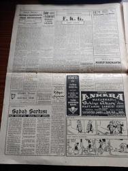 Cumhuriyet Gazetesi - 27 Ekim 1960 - Yunan havası yazan Nadir Nadi Başmakale - 6 7 Eylül davasına bugün devam edilecek - yolsuzluk davasının sanıkları Demir Turgut Abdullah Takdaş Sadettin Özil Kemal Kutlu Numan Sinanoğlu Cevat Bil Saffet Sezen duruşma sırasında fotoğraf - Ali Ulvi'nin fırçasından Kemal Aygün Fotoğraf - Kemal Aygün ve bazı müdürlere ait davaya İzmit'te devam edildi - milli birlik komitesi af kanununu dün gece kabul etti - 1960 Nobel edebiyat mükafatını kazanan şair Saint John Perse fotoğraf - Devlet Başkanı Cemal Gürsel kurtuluşumuz Atatürk'ün izinden gitmeye bağlıdır - yassıada mektebi yazan Hamdi Varoğlu - Kraliçe Elizabeth ölüm tehlikesi atlattı - iş bölümü yazan Burhan Felek - tiyatro Şair Ruhu ve Kanaviçe yazan Lütfi Ay - Şehir Tiyatrosu dram kısmında Eyyup üzerine oyun Kral Lear Ve Madam Butterfly - B milli futbol takımı dün akşam ilan edildi - Kıbrıs'ta Doğan Türk Birliği takımı favori fotoğraf - Necdet Erdem Feriköy'e antrenör oldu - Halimi boks şampiyonu oldu