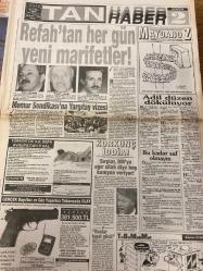 TAN GAZETESİ DOĞUM GÜNÜ HEDİYESİ - 20 ŞUBAT 1994 - TAM TAKIM 12 SAYFADIR -Tayyip Erdoğan-Yufka Yürekli Yankeecik-Bill Clinton-Necmettin Erbakan-Cüneyt BOL-Derya San-Şükran Ağan-Nilüfer BAYRI-Ertan Öztan-Nazan Şoray-Kadir İnanır-Şükrü Kızılot-Asuman Tuğberk-Fehim Boluğur-Muhsin Kıvrıkkırık-Sami Kart-Savaş Yıldırım-Vedat Danacı-Feyyaz Uçar-Madida-Sami Kart-Vahap Beyaz-Erdogan Karcı-Hamza Işın-Tansu Çiller-Nuri Alan-Sinan CAN-Kenan AYDIN-Adam dövmüş-Hayali sanığı-Aklanamadı-Clinton-TebMehMet-Kadayfın altı kızardı-Ateşle barut yanyana-Toplu kadın kaçakçıları yakalandı-Ben Tayyip’ten daha namusluyum-Yumuşak sesler korosu-Otobüsler arttı fortçular bozuldu-Kızlık zarı olan şişme bebek geldi-Lezzo gardiyan-Rambo’nun ikizleri-Brezilya’da karnaval faciası-Bağdat Caddesi’ne yeni hizmet-Mahmut Bey bir koltuğa tam 11 karpuz sığdırdı-Kartal hızla yükseliyor-Feyyaz yine yazdı-İzmir’de Can pazarı-Fener’de gizli yemin-Terör bütçeyi delik deşik etti-Amerika’dan AIDS’i Türk genci ithal etti-Türk düşmanlı