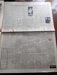 Cumhuriyet Gazetesi - 20 Ekim 1960 - 6 7 Eylül Sanıklarının Duruşması Dün 6 Saat 28  Dakika Devam Etti - Fuat Köprülü Adnan Menderes ve Fahrettin Kerim Gökay dünkü Duruşmada İfade Verirlerken fotoğraf - Sabıkların yakınları Celal Bayar'ın kızı Nilüfer Gürsoy Oktay Engin'in kardeşi Dilek Engin ve Kemal Hadımlı'nın kardeşi Kadir Hadımlı fotoğraf - Yüzbaşı Nazım Dinçer teslim aldığı anayasa projelerini götürürken fotoğraf Yassıada İntibaları Yazan Cevat Fehmi Başkut ve Yaşar Kemal - Celal Bayar'ın Duruşmasına Avukatı İtiraz Etti - Düşüklerin Aileleri Dünkü Duruşmayı Da Göz Yaşları Arasında Takip Ettiler - Ali Ulvi'nin Fırçası İle Fatin Rüştü Zorlu Dünkü Duruşmada - varlık yayınevi faydalı kitaplar - Ürdün Kralı Hüseyin geldi - Yassıada Davası Yazan Baha Arıkan - Yüz Yirmi Bin Koreli Kuzey Kore'ye Gidiyor - unutamayız unutamayız yazan  Burhan Felek - Futbol Federasyonu Toplandı A ve B Milli Takımlar Yeniden Tesbit Edilecek - Arçelik gaz sobası - Kazova Mağazaları - Blendax Crem