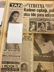 TAN GAZETESİ DOĞUM GÜNÜ HEDİYESİ - 25 HAZİRAN 1993 - TAM TAKIM 12 SAYFADIR -Maradona-Nalan Akbaş-Ayşe Söylemez-Piero Umberto-Biray-Bünyamin Ayhan-Kamil Asuhan-Gülsüm Külter-Neslişah-Orhan Yalınkaya-Yeoman Ayık-Gülem Yaman-Fatih Solmaz-Yaşar Film-Cevat Okgül-Halil Kırlangıç-Metani Savaş-Orhan Özdemir-Nihal Erence-Güvenç Kurtar-Tunç Üzgen-Mustafa Topaloğlu-Hürriyet Yenigün-Banu Alkan-Sertab Erener-Adnan Şenses-Eda Özüklü-Tahsin Şahin-Adem Altaş-Kenan-T.B.Beni Met-Yeniden doğanlar anlatıyor-Maradona 30 kadınla basıldı-Dostuyla bir olup kocasını parçaladı-Uyanık ayı avcılardan bisikletle kurtuldu-Meltem Hanım işveren oluyor-Doktorların öldü dediği kadın dirildi-Telefon defterinde 2 bin erkek adı var-Rekortmen Gülsüm-Yatakta basıldı çapkın subay ordudan atıldı-Kıbrıslı Neslişah tanıtacak-Terbiyesiz teklif-Zeytin’e taze kan-Ardiles’in müthiş dönüşü-Metini satarsanız maçlara gelmeyiz-Vefasızlık yapmayın-Körfez B.Metin ve Yusuf’ta ısrarlı-Çok sesli Fenerbahçe-Cümbüş Sokak ekranlara veda ediyor