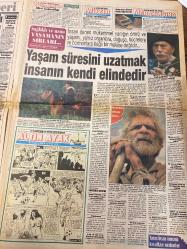 TAN GAZETESİ DOĞUM GÜNÜ HEDİYESİ - 15 EKİM 1993 - TAM TAKIM 8 SAYFADIR - Papandreu-Liani-Erdal Çetin-Şerife Hanım-Mahmut Alınak-Samras Sökmen-Yağmur San-Hülya Mutlu-Melek San-Havva Kopan-Anizar-Berrin Tuncel-Uğur-Ünal-Yüksel Akkan-Bill Cash-Gülben Ergen-Enis Ayyıldız-Danny Kaye-Marianna Fats-Teğmen Ali-Arzu-Melis Fırat-Güzin Abla-Haldun Sevel-Kenan Aydın-Aysu Tansu-Yose Mija Rioca-Yaşar Hoca-Papandreu karısı Liani’yi özel kalem müdürü yaptı-Fuhuş şebekesi yakalandı-Emrinde 12 bin kişi var-Lig alt üst olacak-Cim Bom’un nefesi Kocaeli’nin ensesinde-Kartal Ajax niyetine-Olmak ya da olmamak-Yaşam süresini uzatmak insanın kendi elindedir-Sevgilisini sekreterim diyerek Meclis’e soktu-Aşka bak aşk-Teğmen Ali kovuldu-Temizlik merakı Arzu’ya çok pahalıya mal oldu-Melis’e süper hediye-Her mutfağa el mikseri-Özel korumalar kuş uçurtmuyor-Ustura Kemal Ya İstiklal Ya İstiklal-Haldun Sevel