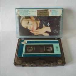 Kaset Emel sayın, sevgisiz yaşayamam albümü