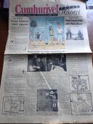 Cumhuriyet Pazar Gazetesi - 30 Ağustos 1953 - kusura bakmayın felsefe yapıyoruz yazan Doğan Nadi - Ali Ulvi renkli karikatür - Abdülhamit devrinde inşası teklif edilen asma köprünün projesi fotoğraf - Asma Köprü Yetmiş Yıldır Düşünülüyor yazan Fuat Duyar - bugün müthiş bir bomba yaratan kobaltta eskiden cin var sanırlardı - haftanın şakaları yazan Burhan Felek - bir İtalyan hikayesi gizli hatıralar Yazan Bruno Cerdonio - Broadway eğlence aleminden yazanlar Fethi Pirinççioğlu ve Peter White - meşhur Yıldız Zsa Zsa Gabor Türkiye'nin hasretiyle yanıyor fotoğraf - Patricia Neal evlendi fotoğraf - dünya güzeli filminde güzellerden hangisi yıldız olarak parlayacak - 1954 dünya güzellik kraliçesi seçilen Fransız güzeli Christian Martel fotoğraf -kadınlar için zararlı ve faydalı sporlar  - Ev Kadın Moda - boş vaktinizi hoş geçirmek için - beyin dalgalarındaki ani fırtınalar nedir neden ileri gelir - tarihten fıkralar - Tac Mahal türbesi ve Şan Cihan'ın hikayesi - televizyon artisti papağanlar