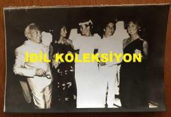 VAKKO'NUN KURUCUSU VİTALİ HAKKO'NUN ORİJİNAL AJANS-BASIN 5'Lİ FOTOĞRAF SETİ  - 18 x 12 cm EBADINDA - VİTALİ HAKKO'NUN OĞLU CEM HAKKO'NUN İSVİÇRELİ BETTINA MACHLER İLE DÜĞÜNÜNDE ÇEKİLMİŞ 5 FARKLI KARE, 22 TEMMUZ 1983