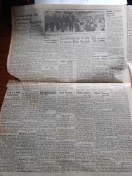 Tan Gazetesi - 31 İlkteşrin (Ekim) 1940 - İtalyan emperyalizminin bir tarihçesi yazan Sabiha Zekeriya Sertel Başmakale - Cumhurreisimiz İsmet İnönü millet meclisini yarın bir nutukla açacak fotoğraf - Petain'in Nutku Almanya ile işbirliği kabul ettim - İngiliz askerleri bir deniz üssünde İngiliz nakliye gemilerine bindikleri sırada fotoğraf - İtalyan taarruzu sahil boyunda harp şiddetli bir safhada - Almanya sulh için tavassut niyetindeymiş - Yeni Sezar yazan Sabiha Zekeriya Sertel - İtalyan kuvvetlerinin taarruz istikametlerini gösterir harita - Amerika'nın yardımı İngiltere'ye 35 Uçan Kale gönderiliyor - hava harpleri Berlin üzerinde dün de geniş harekat oldu - yeni elektrik ve su tesisatı Dün Kağıthanede açıldı - Galatasaray ile Fenerbahçe berabere kaldılar - yüzme müsabakaları - Akasya palas başrollerde Hazım Körmükçü Cahide Sonku İpek ve Saray sinemasında - şehir tiyatrosunda melodram Bir Ana yazan Ulunay - gözüme çarpanlar yazan Sevim Sertel - İmperio Argentina  Sümer Sinemasında