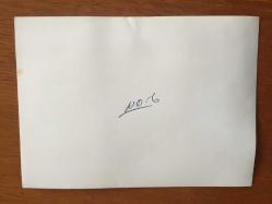 KIBRIS BARIŞ HAREKATI'NIN ORİJİNAL AJANS-BASIN FOTOĞRAFI  - 18 x 13 cm EBADINDA - KIBRIS BARIŞ HAREKATI SONRASINDA GÜNEY'DEKİ TÜRKLERİN GÖÇ ETMEYE BAŞLADIKLARI SÜREÇTE GEÇİT TÖRENİNDEN BİR KARE, TÖREN SIRASINDA BİR TÜRK SUBAYI RADYOYA DEMEÇ VERİRKEN, 1975