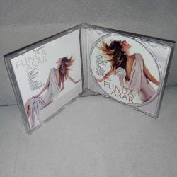 Cd Funda Arar Hoşgeldin Albümü. Orijinal. Dinlemeyi etkilemeyen çizikler var. Sorunsuz çalışıyor..