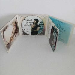 CD Sibel Can Galata albümü. dinlemeyi etkilemeyen çizikler var. Orijinal. Sorunsuz çalışıyor.