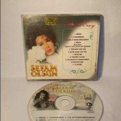 CD Bülent Ersoy Sefam Olsun Albümü, 1993 dönem Baskı. Dinlemeyi etkilemeyen çizikler var. Orijinal. Sorunsuz çalışıyor.