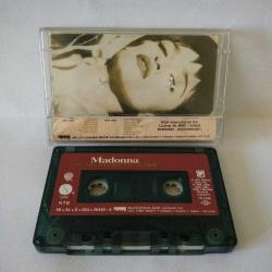 Kaset Madonna The immaculate Collection Albümü. Orijinal. Dönem kağıt baskı.