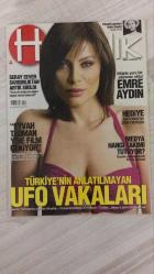 HAFTALIK HABER DERGİSİ - SAYI: 187 - 2-8 KASIM 2006 - 96 SAYFA - SERAY SEVER SARISINLIKTAN SIKILDI - EMRE AYDIN YENİ STAR - TEOMAN’IN YENİ FİLMİ “İSTENMEYEN TÜYLER” - TÜRKİYE’NİN ANLATILMAYAN UFO VAKALARI - KAZAKİSTAN’DA TÜRK İŞÇİLERE SALDIRI - MEDYA HANGİ TAKIMI TUTUYOR - HAKKI DEVRİM - 10 ÜNLÜ İNSANIN ALBÜMÜNDEN ÖZEL ANLAR - AUTOSHOW 2006 DERGİSİ HEDİYE - İSLAM’A GÖRE UFO VAR MI OKAY GÖNENSİN - AYŞENUR ARSLAN - SELAHATTİN DUMAN - SERAY SEVER - EMRE AYDIN - TEOMAN - HAKKI DEVRİM - NURETTİN VEREN - DENİZ ÜNALDI - EMEL LAKŞE - BİLAL ÇETİN - SEDAT SERTOĞLU - ERCAN ARIKLI - SERDAR MUTLU - NÜKET MUTLU - ÖZGÜR YİCİ - ONUR YILDIRIM - YEŞİM ERGİN - HAKAN TURPCU - KUTLU ESENDEMİR - ALİ KEMAL ERDEM - OZAN ÖZHAN - GÖKHAN YILMAZ - GÖKÇE GÜVEN - SELİN ONGUN - TUĞÇE TATARI - HÜSEYİN USTAOĞLU - FERHAT ÜNLÜ - OYA PAKER - SERDAR ŞENGÜLER - HARUN YÜCEL - AHMET GÜNDOĞMUŞ - M. KUTLUKHAN PERKER - DİNÇER DİNÇ - ZAFER ÜÇÜNCÜ - SERKAN KUŞ - EMİRHAN PERKER - ALİ NAZIM ONARAN - DR. ADİL ÖZKOL - ARDA USKAN - YU