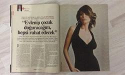 HAFTALIK HABER DERGİSİ - SAYI: 187 - 2-8 KASIM 2006 - 96 SAYFA - SERAY SEVER SARISINLIKTAN SIKILDI - EMRE AYDIN YENİ STAR - TEOMAN’IN YENİ FİLMİ “İSTENMEYEN TÜYLER” - TÜRKİYE’NİN ANLATILMAYAN UFO VAKALARI - KAZAKİSTAN’DA TÜRK İŞÇİLERE SALDIRI - MEDYA HANGİ TAKIMI TUTUYOR - HAKKI DEVRİM - 10 ÜNLÜ İNSANIN ALBÜMÜNDEN ÖZEL ANLAR - AUTOSHOW 2006 DERGİSİ HEDİYE - İSLAM’A GÖRE UFO VAR MI OKAY GÖNENSİN - AYŞENUR ARSLAN - SELAHATTİN DUMAN - SERAY SEVER - EMRE AYDIN - TEOMAN - HAKKI DEVRİM - NURETTİN VEREN - DENİZ ÜNALDI - EMEL LAKŞE - BİLAL ÇETİN - SEDAT SERTOĞLU - ERCAN ARIKLI - SERDAR MUTLU - NÜKET MUTLU - ÖZGÜR YİCİ - ONUR YILDIRIM - YEŞİM ERGİN - HAKAN TURPCU - KUTLU ESENDEMİR - ALİ KEMAL ERDEM - OZAN ÖZHAN - GÖKHAN YILMAZ - GÖKÇE GÜVEN - SELİN ONGUN - TUĞÇE TATARI - HÜSEYİN USTAOĞLU - FERHAT ÜNLÜ - OYA PAKER - SERDAR ŞENGÜLER - HARUN YÜCEL - AHMET GÜNDOĞMUŞ - M. KUTLUKHAN PERKER - DİNÇER DİNÇ - ZAFER ÜÇÜNCÜ - SERKAN KUŞ - EMİRHAN PERKER - ALİ NAZIM ONARAN - DR. ADİL ÖZKOL - ARDA USKAN - YU