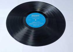 ENGLANDS TOP 12 HITS 33'LÜK LP PLAK 10/9,5 KONDİSYONDA