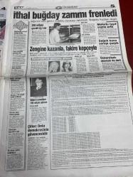 TAN GAZETESİ DOĞUM GÜNÜ HEDİYESİ - 25 ŞUBAT 1997 - TAM TAKIM 12 SAYFADIR -Ebru Gündeş-Tarık Tarcan-Ahu Tuğba-Mine Koşan-Romen Paula-Tansu Çiller-Eleni-Tanju Çolak-Pınar Tezcan-Adnan Hocacı-Emin-Aydın Yılmaz-Zeynep-Yılmaz-Cem Davran-Melis-Ali Kocatepe-Nil Ünal-Mustafa Alpdoğan-Niran Ünsal-Nurseli İdiz-Aydın Menderes-Önder Açıkalın-Rasim Kara-Sergen Yalçın-Samuel Şimşek-Veselinović-Griffin-Çevik Bir-Tansu Çiller-Sinem Sultan-Eleni-Dünyayı gezdi-Vur kadehe yarasın devlete-Ebru’nun 10 yıl hapsi isteniyor-Tarık Tarcan ev aldığına pişman-Ahu Tuğba Mine Koşan’la pür neşe-Romen Paula küpünü dolduruyor-Ordumuz güvencemiz-İstanbul’un taşı toprağı Sivaslı-Zengini buldu mesleği unuttu-Cem’inkini Cem kaptı-Erkeğe bir saatte dişiliğimi gösteririm-Dağda şanssızlık-Susurluk klip oldu-Prizma’dan süzülenler-Gül’ün sürprizi-Kahkahaya buyurun-Kafama uygun biri yok-Geleceğini garantiledi-Namusumla kazanıyorum-Cim-Bom’da zirve keyfi-Fener’de mesai başladı-Kartal’ı durdurmak çok zor-İthal buğday zammı frenle