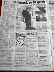 TAN GAZETESİ DOĞUM GÜNÜ HEDİYESİ - 25 ŞUBAT 1997 - TAM TAKIM 12 SAYFADIR -Ebru Gündeş-Tarık Tarcan-Ahu Tuğba-Mine Koşan-Romen Paula-Tansu Çiller-Eleni-Tanju Çolak-Pınar Tezcan-Adnan Hocacı-Emin-Aydın Yılmaz-Zeynep-Yılmaz-Cem Davran-Melis-Ali Kocatepe-Nil Ünal-Mustafa Alpdoğan-Niran Ünsal-Nurseli İdiz-Aydın Menderes-Önder Açıkalın-Rasim Kara-Sergen Yalçın-Samuel Şimşek-Veselinović-Griffin-Çevik Bir-Tansu Çiller-Sinem Sultan-Eleni-Dünyayı gezdi-Vur kadehe yarasın devlete-Ebru’nun 10 yıl hapsi isteniyor-Tarık Tarcan ev aldığına pişman-Ahu Tuğba Mine Koşan’la pür neşe-Romen Paula küpünü dolduruyor-Ordumuz güvencemiz-İstanbul’un taşı toprağı Sivaslı-Zengini buldu mesleği unuttu-Cem’inkini Cem kaptı-Erkeğe bir saatte dişiliğimi gösteririm-Dağda şanssızlık-Susurluk klip oldu-Prizma’dan süzülenler-Gül’ün sürprizi-Kahkahaya buyurun-Kafama uygun biri yok-Geleceğini garantiledi-Namusumla kazanıyorum-Cim-Bom’da zirve keyfi-Fener’de mesai başladı-Kartal’ı durdurmak çok zor-İthal buğday zammı frenle