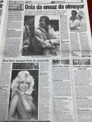 TAN GAZETESİ DOĞUM GÜNÜ HEDİYESİ - 25 ŞUBAT 1997 - TAM TAKIM 12 SAYFADIR -Ebru Gündeş-Tarık Tarcan-Ahu Tuğba-Mine Koşan-Romen Paula-Tansu Çiller-Eleni-Tanju Çolak-Pınar Tezcan-Adnan Hocacı-Emin-Aydın Yılmaz-Zeynep-Yılmaz-Cem Davran-Melis-Ali Kocatepe-Nil Ünal-Mustafa Alpdoğan-Niran Ünsal-Nurseli İdiz-Aydın Menderes-Önder Açıkalın-Rasim Kara-Sergen Yalçın-Samuel Şimşek-Veselinović-Griffin-Çevik Bir-Tansu Çiller-Sinem Sultan-Eleni-Dünyayı gezdi-Vur kadehe yarasın devlete-Ebru’nun 10 yıl hapsi isteniyor-Tarık Tarcan ev aldığına pişman-Ahu Tuğba Mine Koşan’la pür neşe-Romen Paula küpünü dolduruyor-Ordumuz güvencemiz-İstanbul’un taşı toprağı Sivaslı-Zengini buldu mesleği unuttu-Cem’inkini Cem kaptı-Erkeğe bir saatte dişiliğimi gösteririm-Dağda şanssızlık-Susurluk klip oldu-Prizma’dan süzülenler-Gül’ün sürprizi-Kahkahaya buyurun-Kafama uygun biri yok-Geleceğini garantiledi-Namusumla kazanıyorum-Cim-Bom’da zirve keyfi-Fener’de mesai başladı-Kartal’ı durdurmak çok zor-İthal buğday zammı frenle