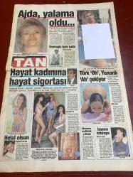 TAN GAZETESİ DOĞUM GÜNÜ HEDİYESİ - 1 MAYIS 1995 - TAM TAKIM 12 SAYFADIR -Ebru Şimşek-Ajda Pekkan-Emmoğlu-Aydın Güven Gürkan-Merve İldeniz-Serdar Ortaç-Fatih Ürek-Bülent Ersoy-Münir Özkul-Tülay Acar-Tansu Çiller-Ali Şen-İlhan Cavcav-Sergen Yalçın-Hakan Şükür-Kubilay Fahri-Tevfik Dinçkalmış-Onat Kutlar-Aynur Güler-Mehmet Barlas-Nurullah Ayan Süper TAN’la kimse yarışamaz-Millet kafayı yedi-Herkes bana bayılıyor-Aç kaldı soygun yaptı-Böbreğini satıyor-Tanju’nun şahidi fos umudu boş çıktı-Ajda yalama oldu-Hayat kadınına hayat sigortası-Helal olsun-Türk oh Yunan ah çekiyor-Memura mutluluk çubuğu-İsteyene tutturuyor-Dedikodu gecesi-Cavcav kıvırdı-Fazla konuşma-Hakan Kubilay’ı istiyor-Marizi yedi hatun da gitti-Esnafın istemediği vergi yürürlüğe girdi-Silah çılgınlığı-Sıra demokrasiye geldi Süper TAN Altılı Ganyan’da yine lider-Süper TAN’la takıl Altılı Ganyan’ı oyna köşe ol-Sahte baba yalancı bacı-Kirası arttı-Fellik fellik beyaz arandı-Çocuğunu öldürdü-İşsizlik enflasyon ve zamlar yüzünden s