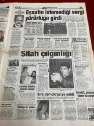 TAN GAZETESİ DOĞUM GÜNÜ HEDİYESİ - 1 MAYIS 1995 - TAM TAKIM 12 SAYFADIR -Ebru Şimşek-Ajda Pekkan-Emmoğlu-Aydın Güven Gürkan-Merve İldeniz-Serdar Ortaç-Fatih Ürek-Bülent Ersoy-Münir Özkul-Tülay Acar-Tansu Çiller-Ali Şen-İlhan Cavcav-Sergen Yalçın-Hakan Şükür-Kubilay Fahri-Tevfik Dinçkalmış-Onat Kutlar-Aynur Güler-Mehmet Barlas-Nurullah Ayan Süper TAN’la kimse yarışamaz-Millet kafayı yedi-Herkes bana bayılıyor-Aç kaldı soygun yaptı-Böbreğini satıyor-Tanju’nun şahidi fos umudu boş çıktı-Ajda yalama oldu-Hayat kadınına hayat sigortası-Helal olsun-Türk oh Yunan ah çekiyor-Memura mutluluk çubuğu-İsteyene tutturuyor-Dedikodu gecesi-Cavcav kıvırdı-Fazla konuşma-Hakan Kubilay’ı istiyor-Marizi yedi hatun da gitti-Esnafın istemediği vergi yürürlüğe girdi-Silah çılgınlığı-Sıra demokrasiye geldi Süper TAN Altılı Ganyan’da yine lider-Süper TAN’la takıl Altılı Ganyan’ı oyna köşe ol-Sahte baba yalancı bacı-Kirası arttı-Fellik fellik beyaz arandı-Çocuğunu öldürdü-İşsizlik enflasyon ve zamlar yüzünden s