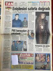 TAN GAZETESİ DOĞUM GÜNÜ HEDİYESİ - 29 HAZİRAN 1997 - TAM TAKIM 8 SAYFADIR -Helga-Temel-Fadime-Derya-Hülya Avşar-Faruk Peter-Ayşegül K.Çiçekçi-Neriman-Toshack-Terim-Hasan Türköz-Sabri Yeşileyen-Hanıme Nuri-Ali Kalkancı-Mehmet Ali Birand-Savaş Yıldız-Teslime Tablacı-Esin Ulubaş-Gönül İşi bil kuşu uzun öttür-Helga haydi topukla-10 kıza tecavüz etti-Derya’yı soydu­lar-Venüs’te hayat var-Aşk hamamı basıldı-Ne şanslı velet-Sevgilisini çıldırttı-Çapkın kurt işbaşında-Marsık gibi oldu-Gazi Koşusu’nu kazanan 25 milyar lirayı götürecek-En fazla kazanan eküri Elieyşil olacak-Gazide büyük heyecan-Eniştesini satırla doğradı-PKK haraççıları yakalandı-Transparan yine gözde-Erkekler yatakta patron mu?-Hizmetçinin tuzağına düştüm-Dolu dolu sevişmek için-Değişik zamanda orgazm olun TAO’cu seks teknikleri-TAO’cu sevişme teknikleri-Cinsel yaşamınıza renk katacak müthiş bir yazı dizisi-Alemcilerin hamam sefası kursaklarında kaldı-Hülya bak tekmeliyor-Sırnaşık-Bravo olay karı-70 yaşından sonra ablasını boşa