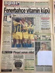 TAN GAZETESİ DOĞUM GÜNÜ HEDİYESİ - 9 EKİM 1994 - TAM TAKIM 8 SAYFADIR -Süleyman Demirel-Sakıp Ağa-Seda Sayan-Ali Bektaş-Oya Gamsızoğlu-Melike Demirağ-Türkan Şoray-Morton-Manserini-Ahmet Çalganoğlu-Tunc Özgen-Bilal Çeliktaş-Aysu Abla-M.K.-King Yaşar-Gönül-Ayşe Atılgan-Buse Ateş-Yağmur-Fiko-Pervin Telçin-İnsan Eser-Dilruba-Suna Uysal-Alo Evlilik-Emerson-Bahattin Atak 10 yıllık karısının erkek olduğunu boşanınca öğrendi-Parmak emen kolay aldatıyor-Ablasının kuzusu-Filipinler’den inci ithal ettik-Taraftara selam dostluğa devam-Ruhunuzu dans ederek dinlendirin-Evlilik uğruna 3.5 trilyondan oldu-Tekerlek merakı-Türkan Sultan altın portakalı dörteledi-Alabalık güzeli Ali-Besteciydi şarkıcı oldu-Fenerbahçe vitamin küpü-Pingel sorun oldu-Varsa yoksa basketçi-Çamurla gelen güzellik-Saldırıya uğradı-Akıldan hiç çıkmıyor-Anüs çevresindeki kaşıntı- Dişi savaşçı Ceylan-Her şey intikam için-karikatür-Bahattin Atak çizgi dizisi-Bizimkiler tekrar aramızda-Süper Pazar’da mega sanatçılar-Günün maçları-Va