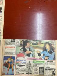 TAN GAZETESİ DOĞUM GÜNÜ HEDİYESİ - 15 MAYIS 1993 - TAM TAKIM 8 SAYFADIR -Kemal Yamak-Süleyman Demirel-Sümer Oral-Arnold Schwarzenegger-Maria Shriver-Leydi Diana-Prens Charles-James Hewitt-Lady Di-Aysu Abla-King Yaşar-Ramazan Kalkan-Fatih Terim-Orhan-Hakan-Saffet-İlker-Muhterem Kadromuz-Gönül-Hrisantos-Halidun Sevel-Rone Hayman-Ronan Fick-Alan Baxter-Thomas LaMance Paşa Köşk’te petrol buldu-Beni lütfen bu atsineği gibi heriften kurtarın hakim bey-Ben de köylüyüm-Sümer Oral vergi toplama rekoru kırdı-Köpeklerin bile artık özel kuyumcusu var-Korkudan dudakları uçukladı-3 çocuk annesi polise eroin satmaya kalktı-Galibiyet istiyoruz-Terim garanti verdi-Fener’in millileri huzursuz-O kocaman bir devdi minik bir kadını sevdi-Leydi Di sayesinde hemen köşe oldu-Gurbetçiler onu el üstünde tutuyor-Göğüsleri beni tahrik etti-Akciğerinizi kontrol ettirin-Ne bulsalar çalıyorlar-Bu ne sevgi ah-Bir ortak arıyor-Polisin destanı-Efes Light serin ferah hafif bir rüzgâr Süper cumartesi sizi fena saracak-Ba