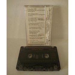 Kaset Ub40 promises and lies albümü. Kartonette yıpranma var