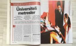 HAFTALIK HABER DERGİSİ – SAYI: 140 – 9–15 ARALIK 2005 – 96 SAYFA – SANEM ÇELİK VE ALİYE’DEN ALDATILAN KADIN OLMAK ÜZERİNE EN ETKİLİ SÖZLER – MEVLANA VE NASREDDİN HOCA MÜCADELESİ: NEDEN MÜSTEHCENDİ? – NAZİ ESİR KAMPLARINDA YAŞAYAN TÜRKLERİN HİKÂYELERİ – TÜRKİYE FUHUŞ HARİTASI: İL İL, CADDE CADDE, SOKAK SOKAK – MENDERES’İ İPE GÖTÜREN 45 YIL GİZLENEN FOTOĞRAFLAR – ÜNİVERSİTELİ METRESLER: OKUMAK İÇİN SPONSOR SEVGİLİ BULANLAR – CIA SORGUSUNA MİT DE KATILDI: SAKKA DOSYASI – NASREDDİN HOCA’YI MEVLANA MI ÖLDÜRTTÜ? YENİ KODLAR – HASAN CEMAL’DEN “CUMHURİYET’İ ÇOK SEVMİŞTİM” VE İLHAN SELÇUK TARTIŞMASI – EYŞAN ÖZHİM: “LEZBİYEN DEĞİLİM, İSPATLAYABİLİRİM” – KING KONG 72 YILDA HİÇ YAŞLANMADI – ARİF DAMAR’DAN ŞİİR, SİYASET VE AHİRET İNANCI ÜZERİNE – BİR ROMANIN İLK CÜMLESİ YARIŞMASI – AYŞE ARMAN – SANEM ÇELİK – EYŞAN ÖZHİM – HASAN CEMAL – ARİF DAMAR – SAKKA – MENDERES – NASREDDİN HOCA – MEVLANA