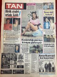 TAN GAZETESİ DOĞUM GÜNÜ HEDİYESİ - 2 MART 1986 - TAM TAKIM 8 SAYFADIR -Anthony Quinn-Türkan Şoray-Hülya Koçyiğit-Gülşen Bubikoğlu-Hülya Avşar-Sevtap Parman-Neşe Aksoy-Selvi Güzel-Çağlayan Güzel-Yalçın Özmen-Ahmet Aydınlı-Nami Dilbaz-Mümin Sertbaş-Bahar Otan-Güngör Bayrak-Sevtap Parman-Burhan Damcıoğlu-Nurhan Damcıoğlu-Bahar Özkan-Küçük Emrah-Ümit Fırat-Erdoğan Abdurrahim-İlhan Namlı-Ömer Güvenç-Yusuf Namlıoğlu-Tanju Domacı-Hakan Balamir-Muzaffer Tema-Nazmiye Şen-Murat Alpay-Suat Özkan-Olof Palme-Bayan Palme-Murat Kemal-Turgut Özal-Süleyman Demirel-Oktay Apaydın-Elton John-Hasan Kaçan-Ferhan Güler-Necdet Akın-Gülün Abla Anthony Quinn ile kim oynasın-Hain Maksut mart kedisi gibi azdı-Kürkü bornozu bırak sen içindekine bak-Hain Maksut Demir nişanlısını kaçırmak isterken yakalandı-İmparator büyük kumar oynuyor-Kazandığı parayı kiraya yatırıyor-Bir manyak barışa kurşun sıktı-Ezeli rekabette futbolda yok gol de yok-Kürkler cepleri mankenler kalpleri yaktı-Kış ortasında kış defilesi-Kış ortas