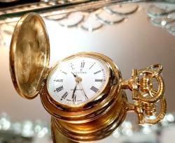 PİLLİ SAATLİ ALTIN KAPLAMA KOLYE UCU