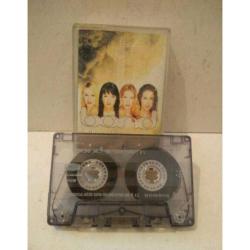 Kaset Bond Born Albümü