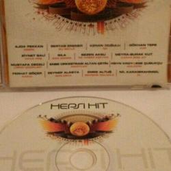 Cd Hepsi Hit. Orijinal. Sorunsuz çalışıyor.  Ajda Pekkan, Sertab Erener, Kenan doğulu, Gökhan tepe, Ziynet Sali, Sıla, Sezen Aksu, Meyra, Burak Kut, Mustafa Ceceli, Enbe orkestrası, Ferhat Göçer, Zeynep Alasya, Emre Altuğ, Nil Karaibrahimgil, hsyn kroy, Ege ÇubukçuAjda Pekkan, Sertab Erener, Kenan doğulu, Gökhan tepe, Ziynet Sali, Sıla, Sezen Aksu, Meyra, Burak Kut, Mustafa Ceceli, Enbe orkestrası, Ferhat Göçer, Zeynep Alasya, Emre Altuğ, Nil Karaibrahimgil, hsyn kroy, Ege Çubukçu